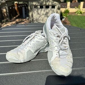 ASICS Gel Resolution tennis shoe size 7.5